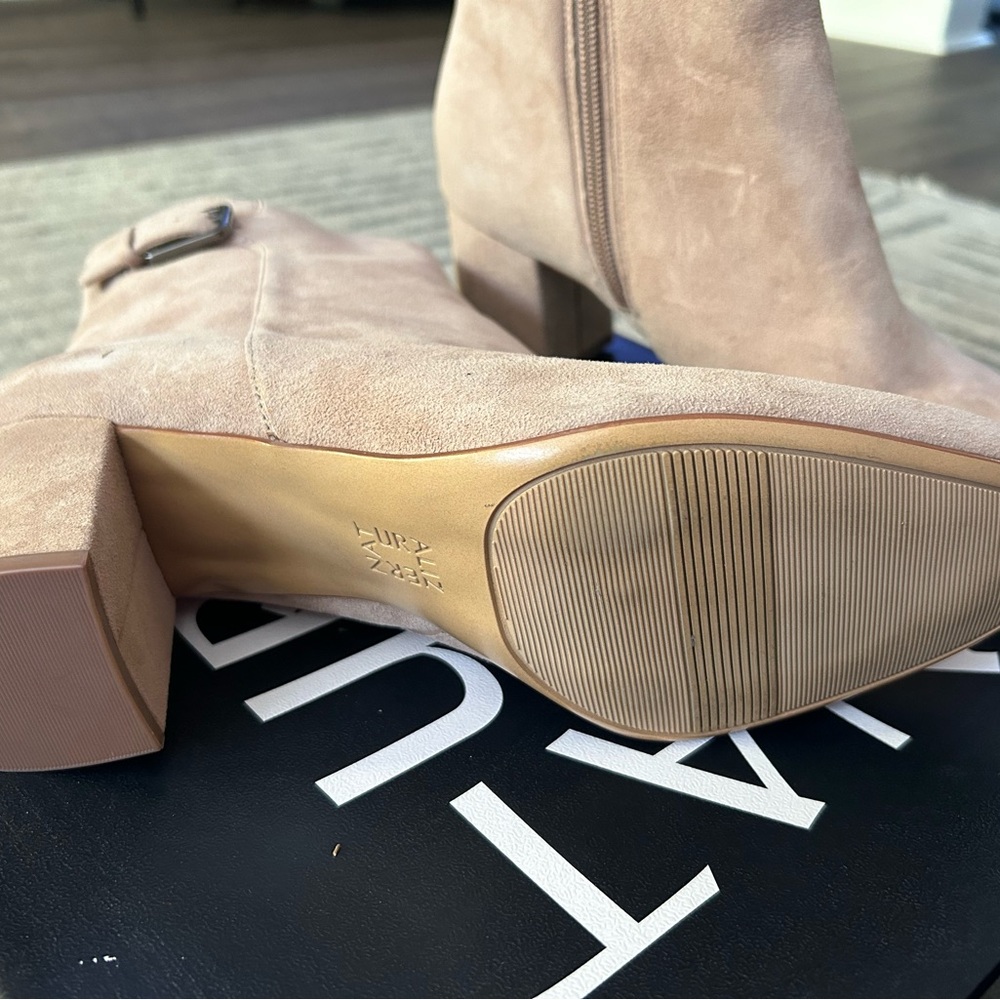 Ladies Oatmeal Colored Suede Booties - Picture 4 of 8